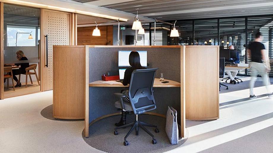 Hot-Desking là gì? Giải pháp tối ưu không gian làm việc cho doanh nghiệp